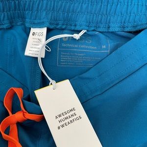 Figs scrubs set - Alps Blue NEW WITH TAGS!